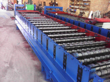Cina Galvanized Metal Corrugated Sheet Roll Membentuk Mesin Dengan Cutter Hidrolik pemasok