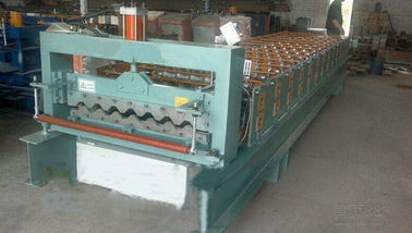 Cina Industri Baja Tile Roll Forming Machine Dengan Automatic SAJ Inverter pemasok