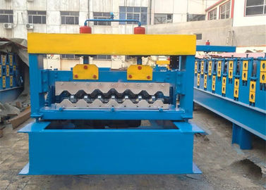 Cina 4kw Corrugated Sheet Roll Forming Machine Untuk Pembuatan Panel Lebar 750mm pemasok