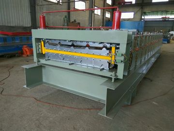 Cina Mencelupkan galvanis Panel Dinding Besi Mesin Roll Forming 380V 60HZ 10-12MPa Tekanan Hidrolik pemasok